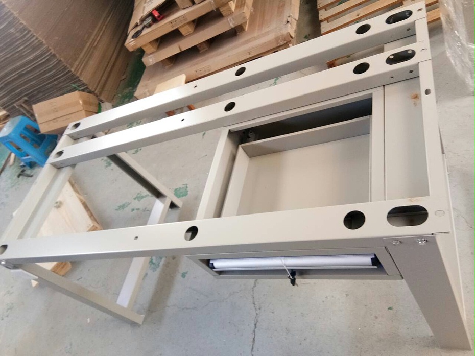 鉗工工作臺標準尺寸