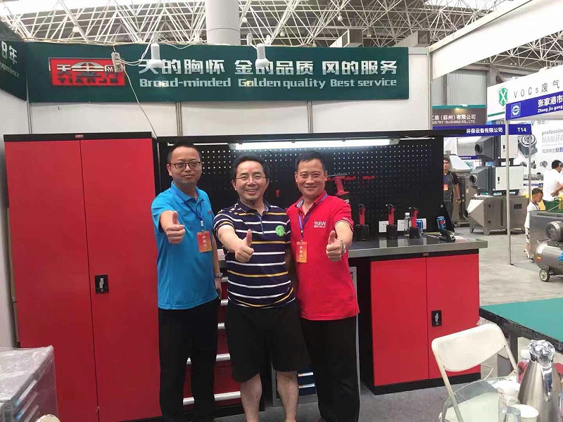 鄧氏機(jī)械鄧總為天金岡&速耐帶來(lái)熱量