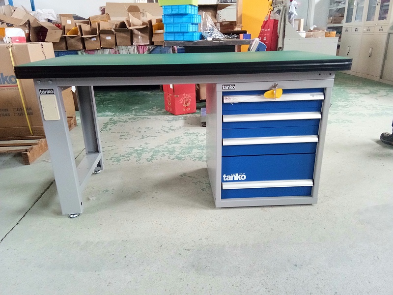 鉗工工作臺防靜電