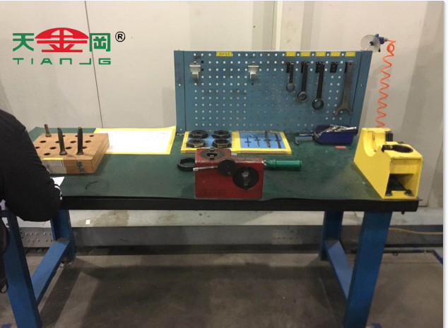 不銹鋼工作桌生產(chǎn)廠家