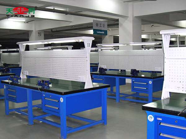 不銹剛工作臺生產廠家